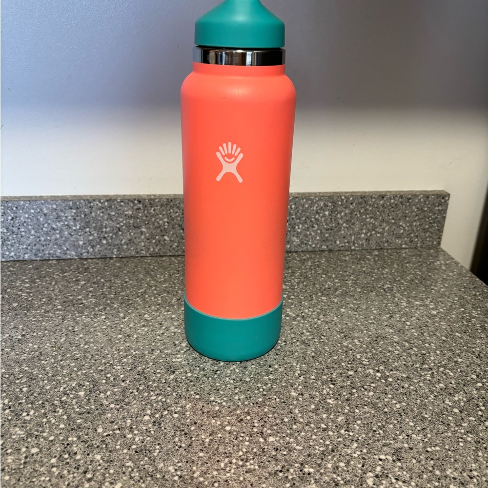 Hydroflask 40 oz. Water bottle